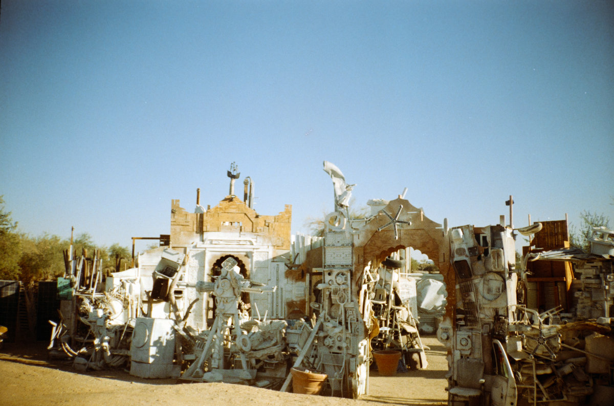 slab city - east jesus trash art